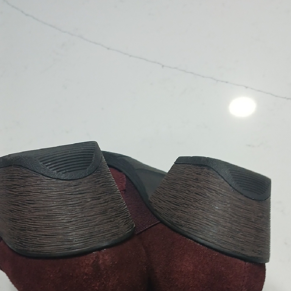 Women's Burgundy Loafers, By Earth Origins, Sz 9.5, Gentle Used , Leather Upper - Picture 6 of 7